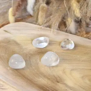 pierres roulées en cristal de roche dans votre boutique de lithothérapie en ligne mineralissime