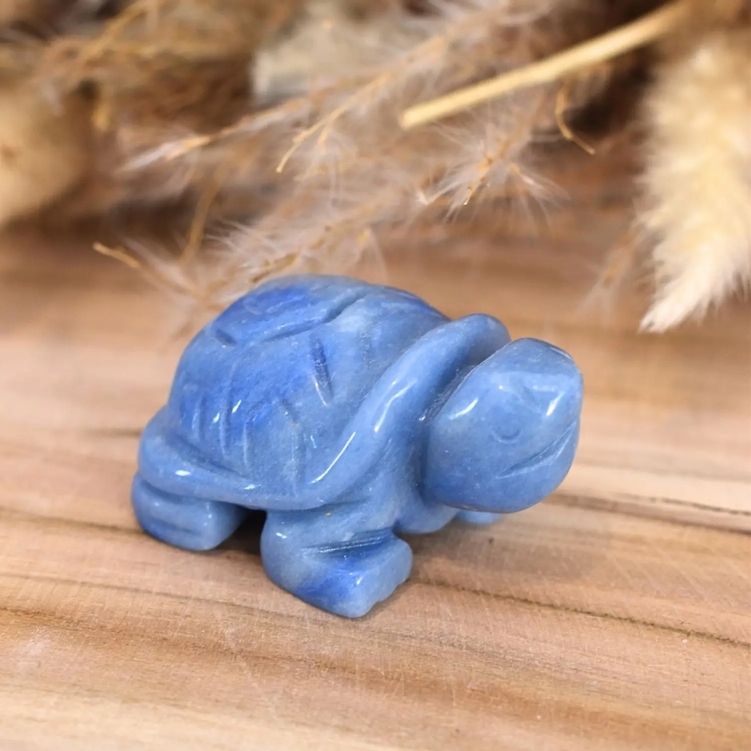 tortue en aventurine bleue aux benfaits associés à la communication à la clarté mentale et au développement personnel vendu par minéralissime