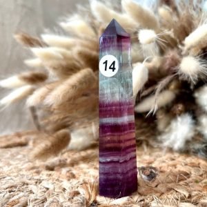 Pointes en fluorite arc en ciel aux bienfait liés à l'assurance, la confiance, la concentration la productivité, la clarté mentale