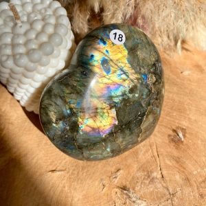 coeur en labradorite dans votre boutique de lithothérapie en ligne mineralissime