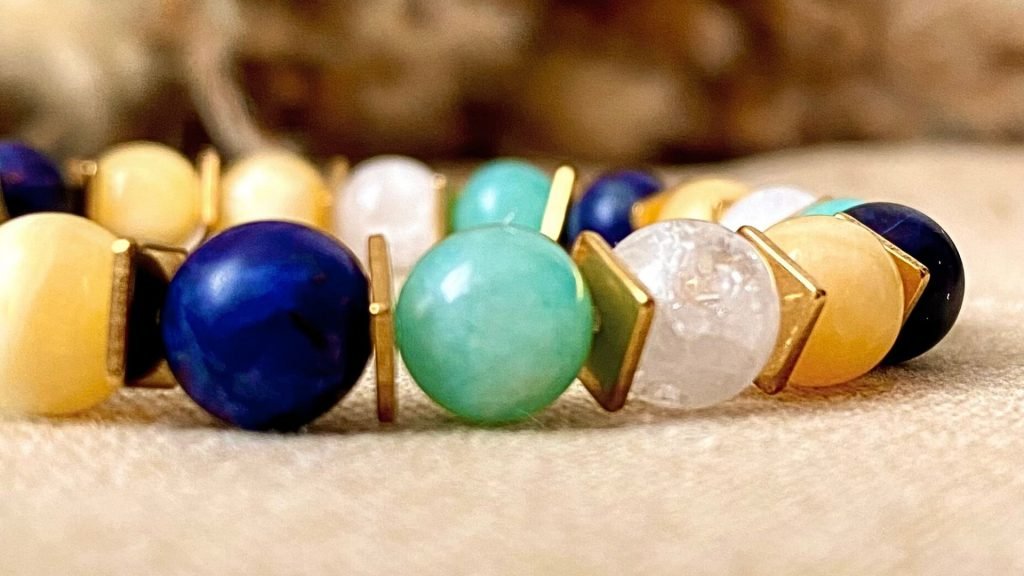 Creez de A à Z votre bracelet unique en pierre naturelle en lithothérapie dans votre boutique de lithothérapie en ligne mineralissime