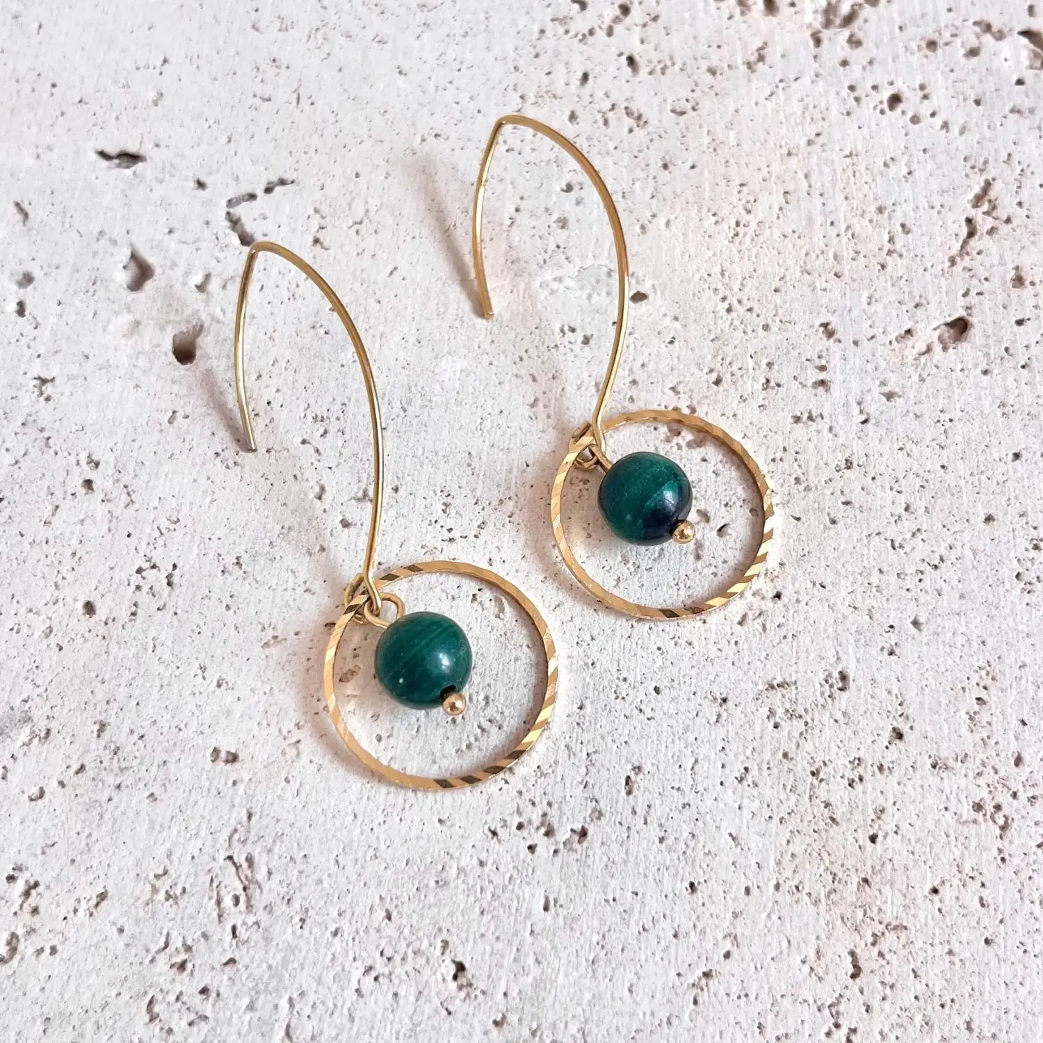 Boucles d'oreilles malachite pierre naturelle aux bienfaits énergétiques vendues par minéralissime