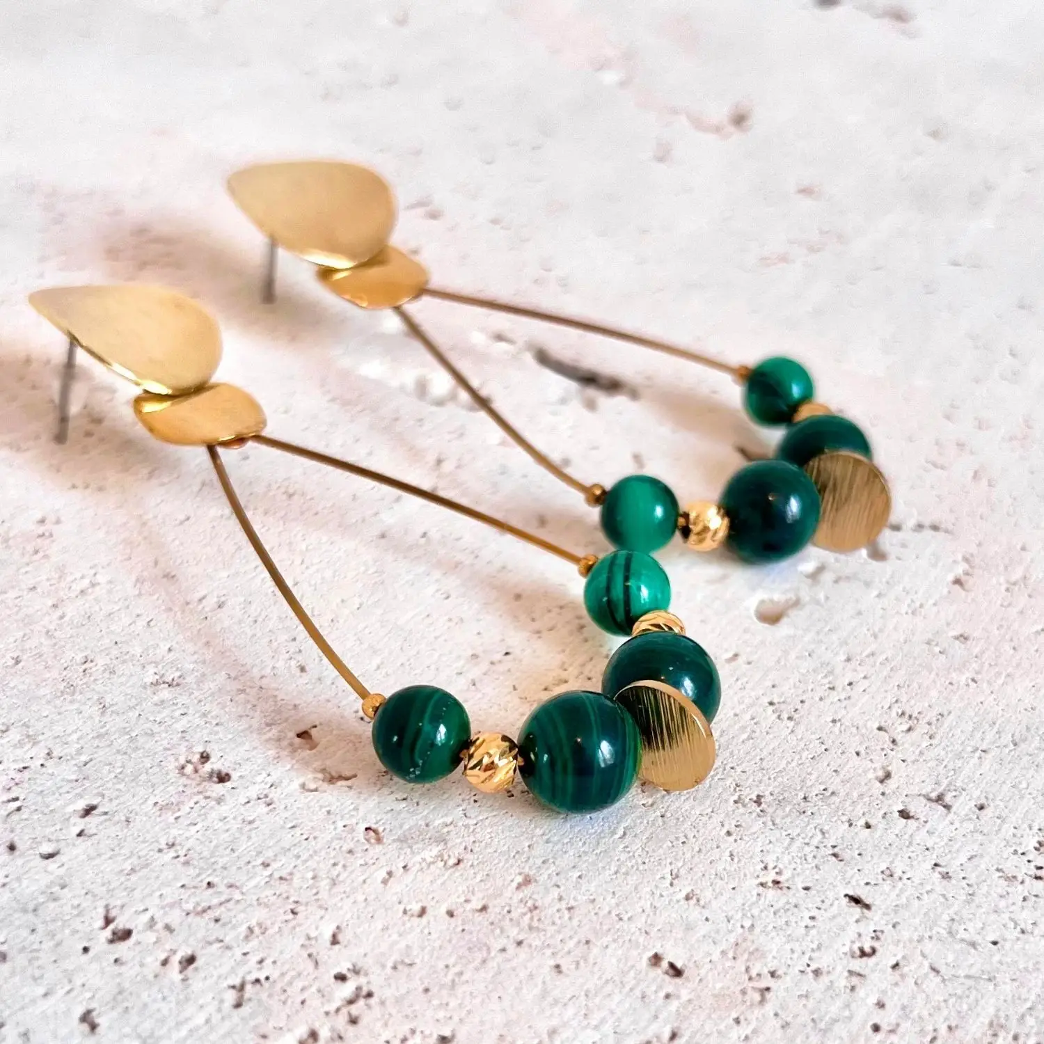 Boucles d'oreilles malachite pierre naturelle aux bienfaits énergétiques vendues par minéralissime