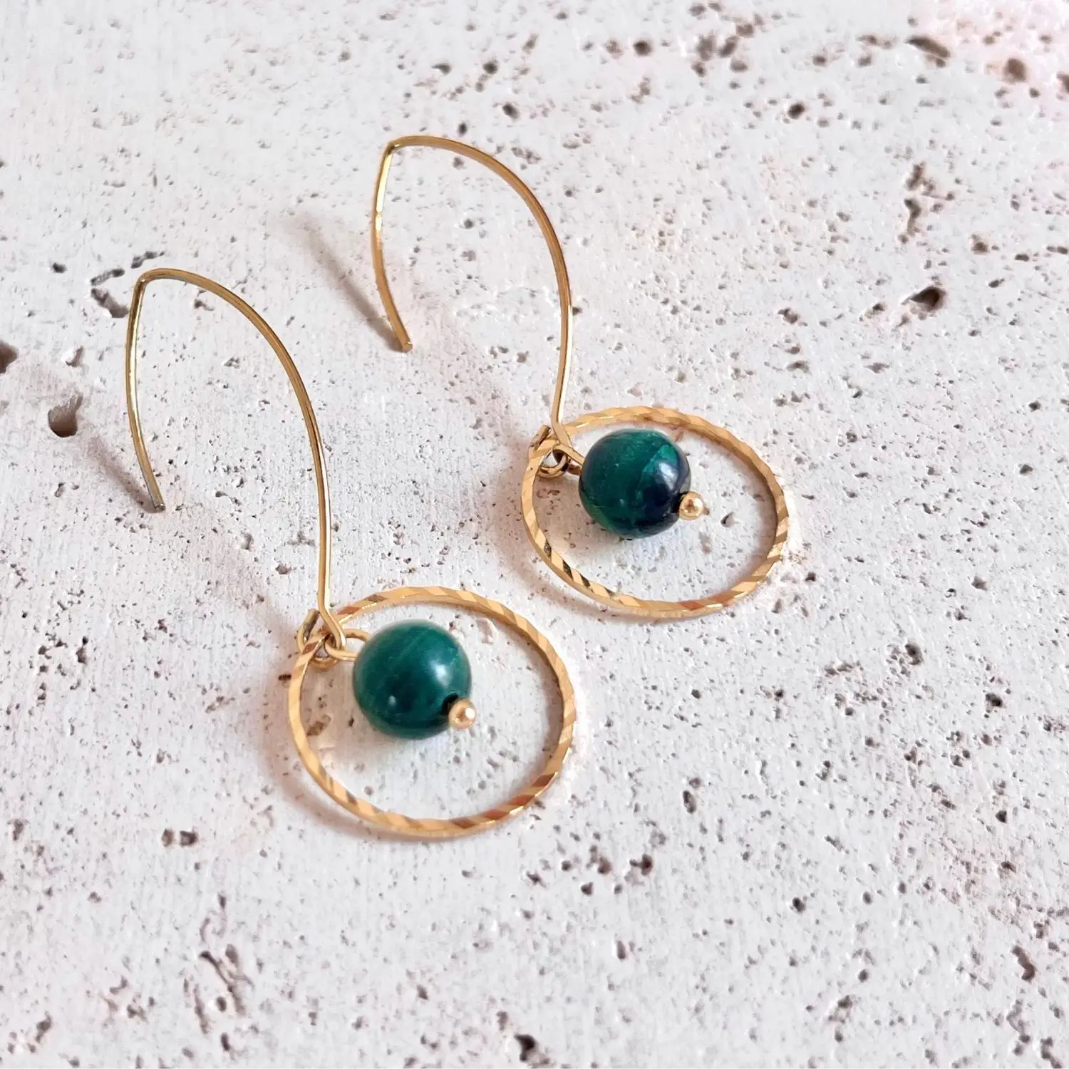 Boucles d'oreilles malachite pierre naturelle aux bienfaits énergétiques vendues par minéralissime