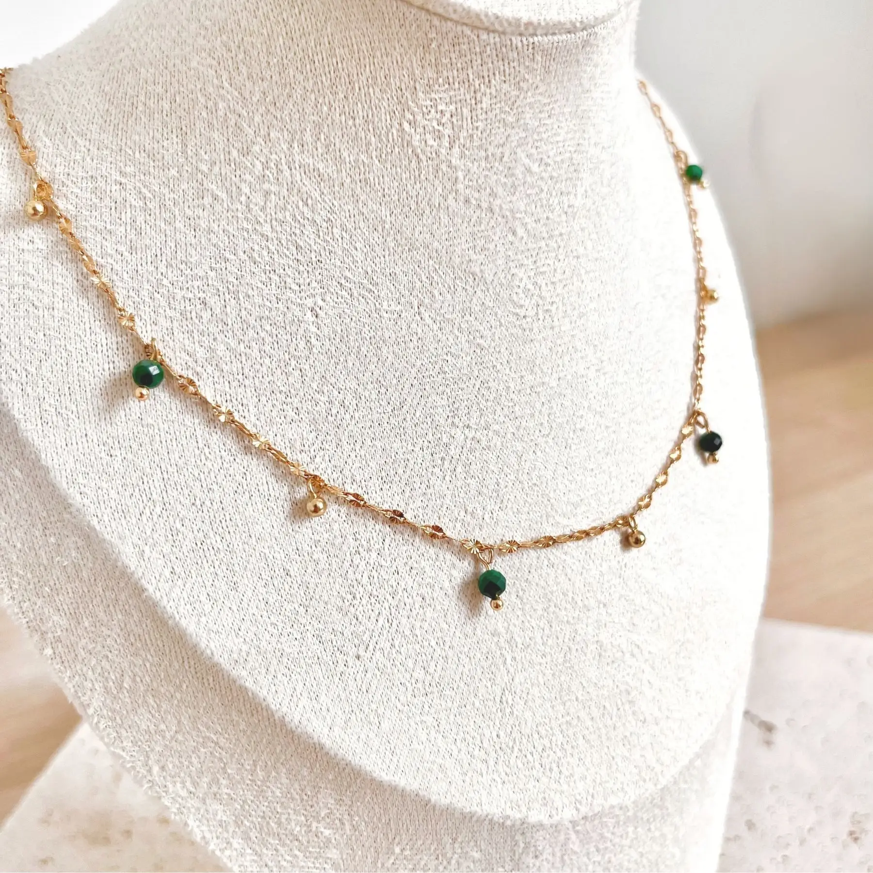 collier malachite pierre naturelle aux bienfaits énergétiques vendues par minéralissime