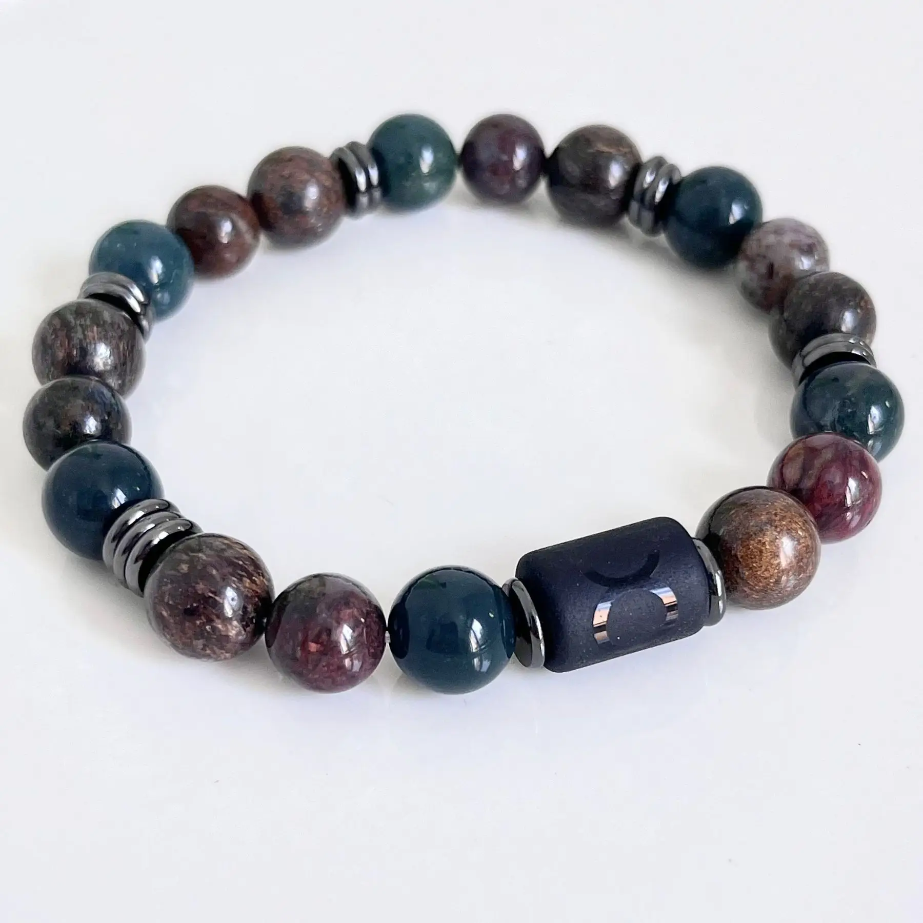 bracelet taureau homme en pierres naturelles 8mm de Pietersite oeil de fer et agate mousse fait main en france