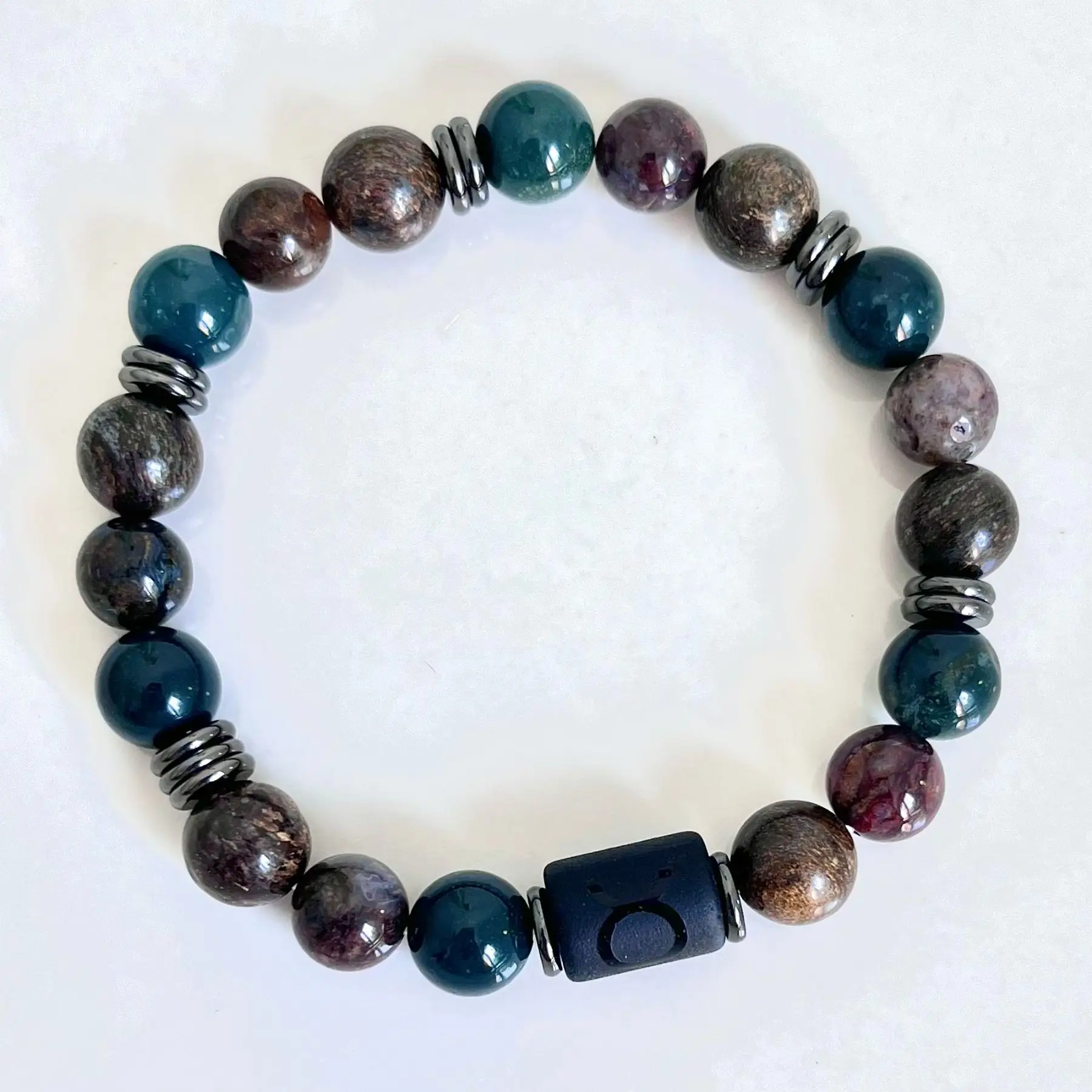 bracelet taureau homme en pierres naturelles 8mm de Pietersite oeil de fer et agate mousse fait main en france