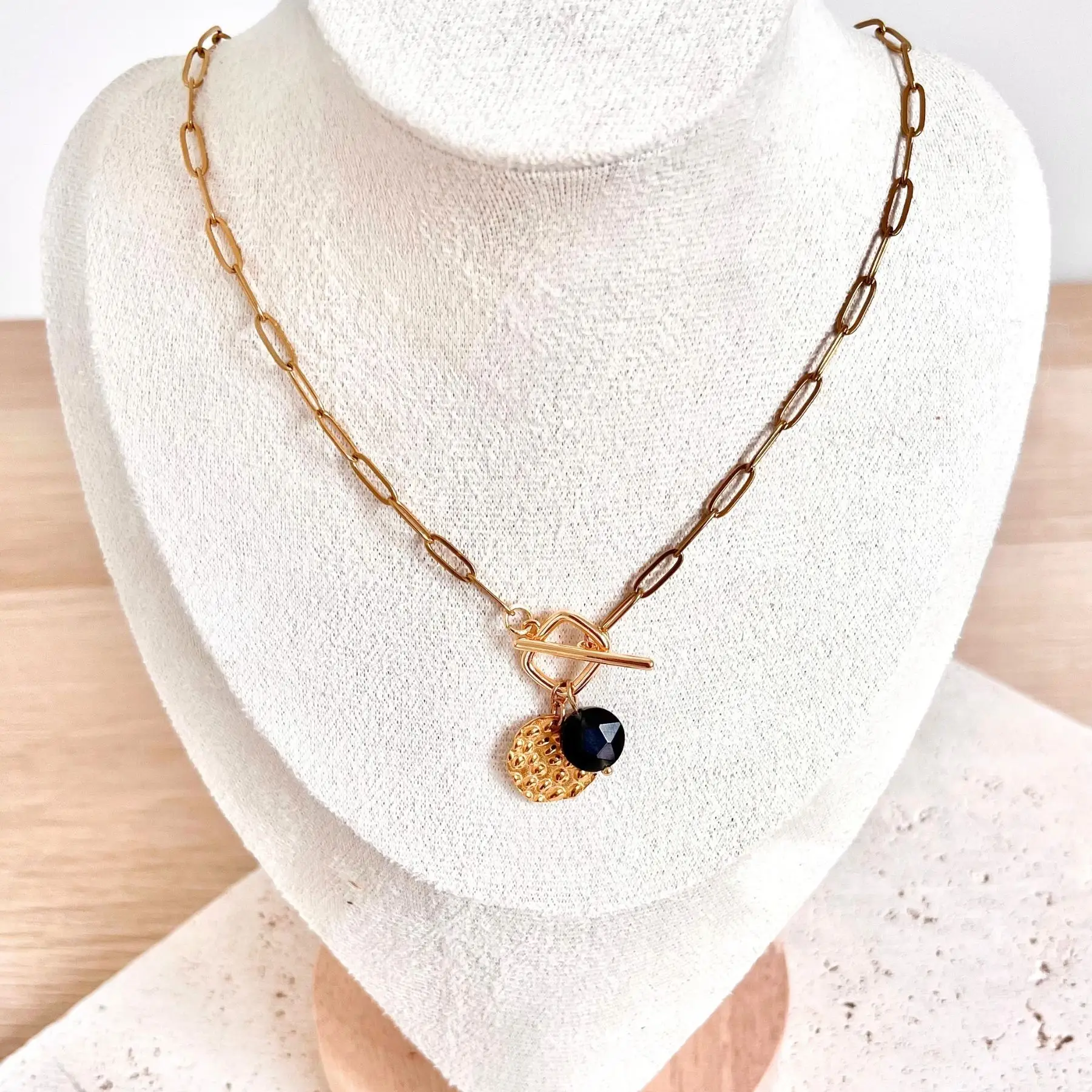 collier obsidienne pierre naturelle aux bienfaits énergétiques vendues par minéralissime