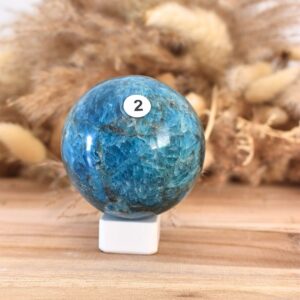 sphère en apatite bleue dans votre boutique de lithothérapie en ligne mineralissime