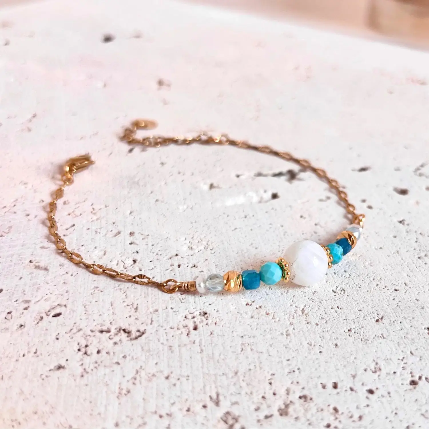 bracelet pierre naturelles turquoise pierre de lune aigue marine apatite bleue et acier inoxydable