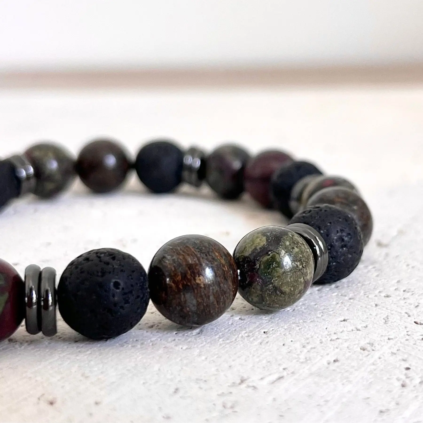 bracelet capricorne homme en pierres naturelles 8mm de oeil de tigre améthyste et agate mousse fait main en france