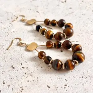 boucles d'oreilles oeil de tigre boucles d'oreilles pierre naturelle aux bienfaits énergétiques de confiance en soi abondance et force vendues par minéralissime