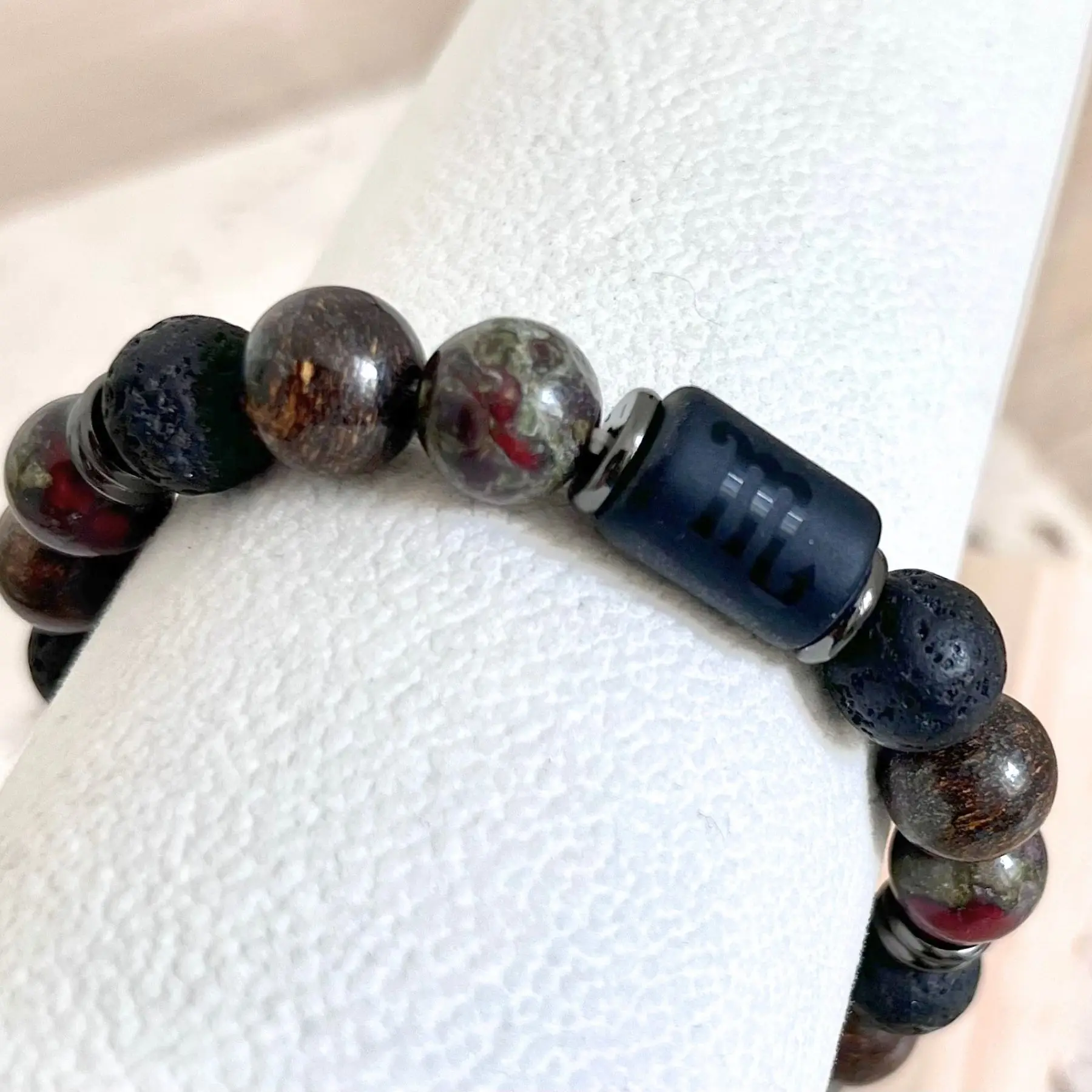 bracelet capricorne homme en pierres naturelles 8mm de oeil de tigre améthyste et agate mousse fait main en france