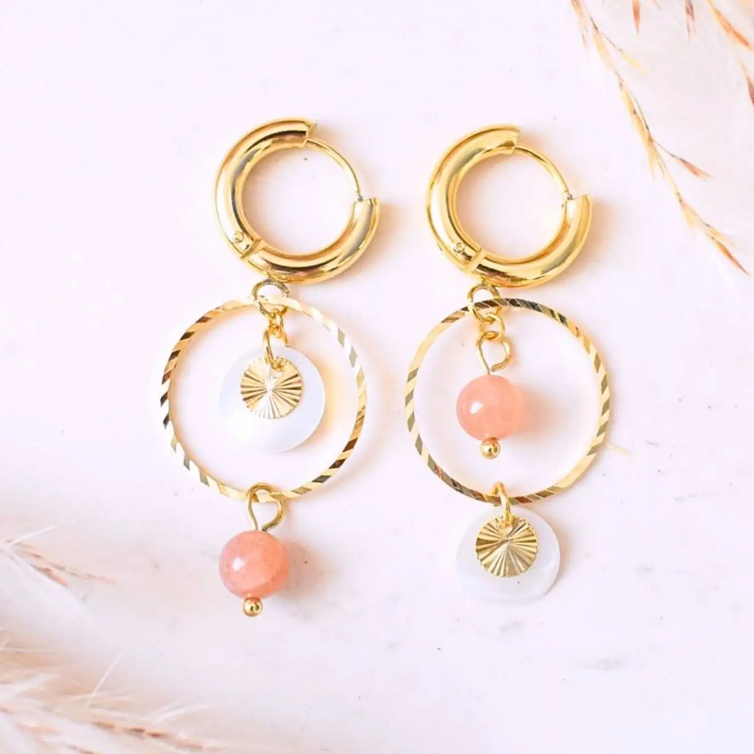 boucles d'oreilles pierre de soleil. boucles d'oreilles pierres naturelles