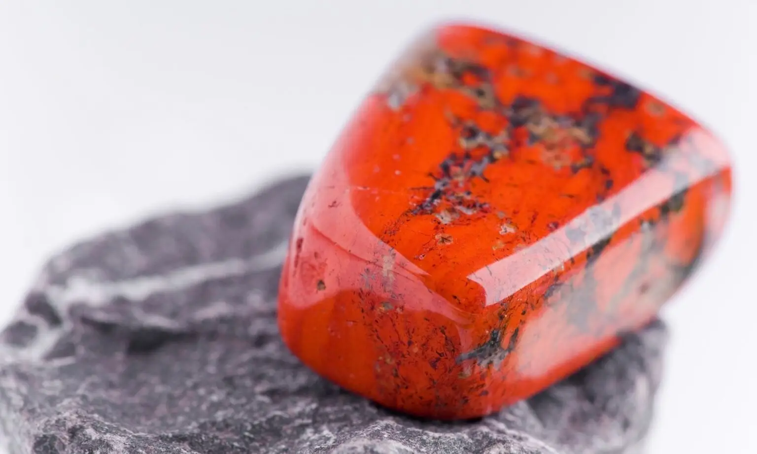 jaspe rouge bienfaits énergétiques et jaspe rouge vertus. jaspe rouge article